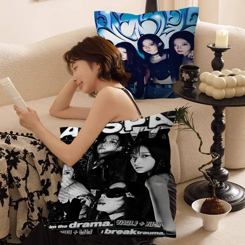 Sarung Bantal Kantor Girl Grou - Home Textiles Group ulasan dan harga